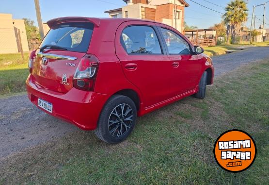 Autos - Toyota Etios 2020 Nafta 75000Km - En Venta