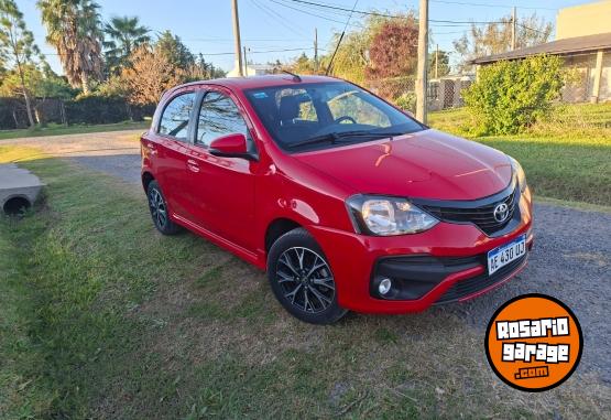 Autos - Toyota Etios 2020 Nafta 75000Km - En Venta