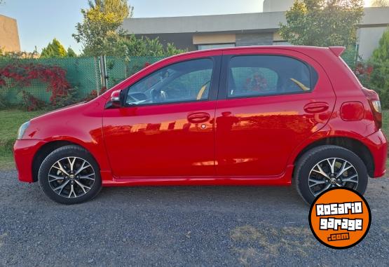 Autos - Toyota Etios 2020 Nafta 75000Km - En Venta