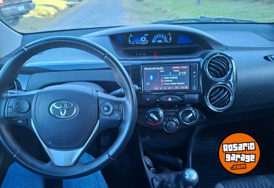 Autos - Toyota Etios 2020 Nafta 75000Km - En Venta