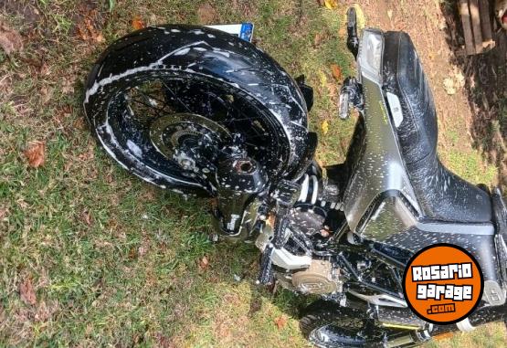 Motos - Husqvarna Svartpilen 401 2022 Nafta 15000Km - En Venta