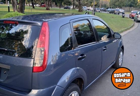 Autos - Ford Fiesta ambiente l�nea nue 2010 Nafta 150000Km - En Venta