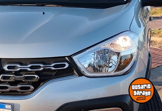 Utilitarios - Renault Kangoo 2023 Nafta 21000Km - En Venta