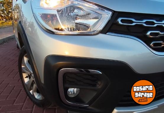 Utilitarios - Renault Kangoo 2023 Nafta 21000Km - En Venta