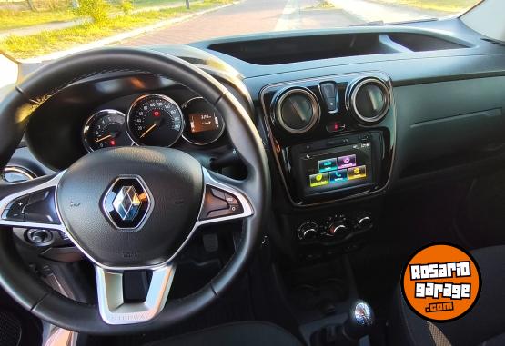Utilitarios - Renault Kangoo 2023 Nafta 21000Km - En Venta