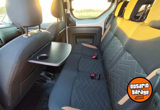 Utilitarios - Renault Kangoo 2023 Nafta 21000Km - En Venta