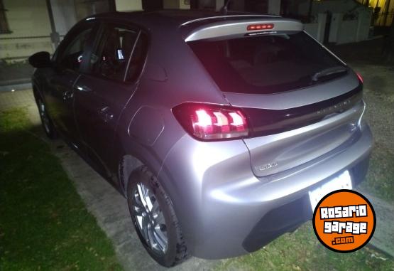 Autos - Peugeot 208 2024 Nafta 32000Km - En Venta