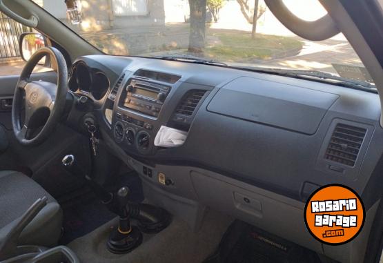 Camionetas - Toyota Hilux DX 2.5 TD 4x4 2005 Diesel 290000Km - En Venta