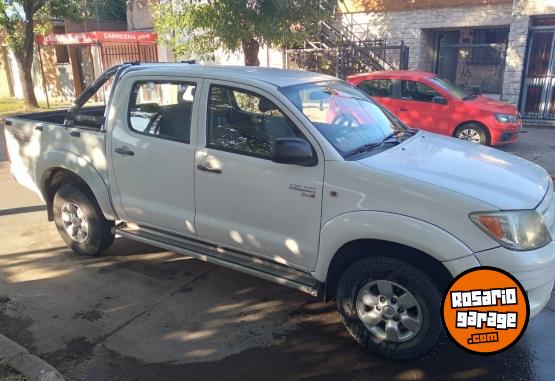 Camionetas - Toyota Hilux DX 2.5 TD 4x4 2005 Diesel 290000Km - En Venta
