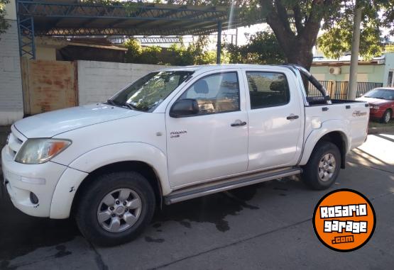 Camionetas - Toyota Hilux DX 2.5 TD 4x4 2005 Diesel 290000Km - En Venta