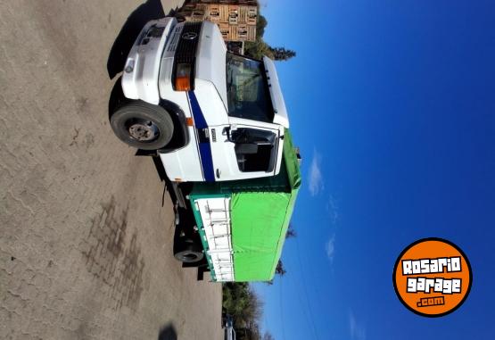 Camiones y Gr�as - Mercedes benz 709 impecable - En Venta