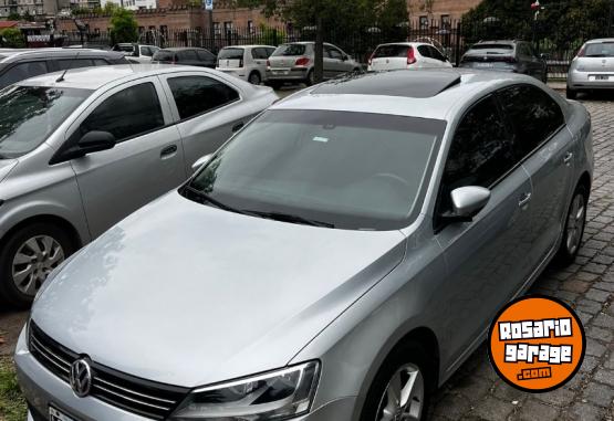 Autos - Volkswagen VENTO LUXURY 2.5 2012 Nafta 144000Km - En Venta