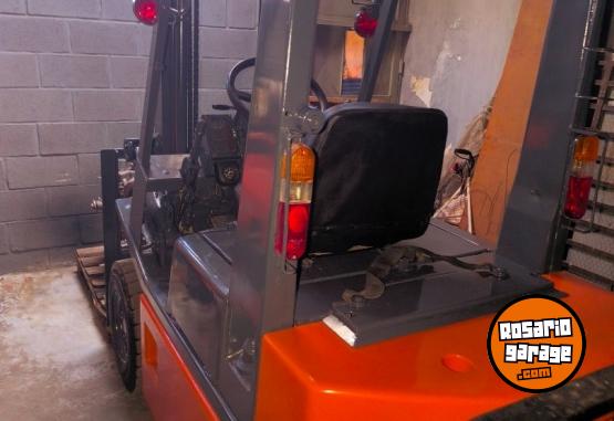 Camiones y Gr�as - Autoelevador Nissan - En Venta