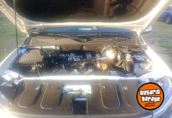 Camionetas - Volkswagen Amarok v6 2025 Diesel 10500Km - En Venta