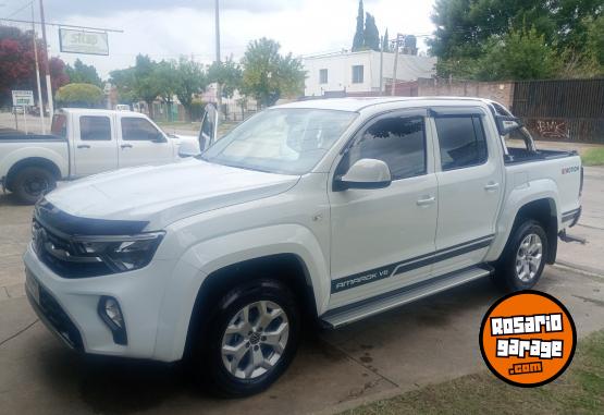 Camionetas - Volkswagen Amarok v6 2025 Diesel 10500Km - En Venta
