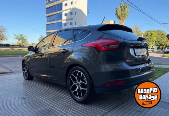 Autos - Ford Focus titanium 2019 Nafta 95000Km - En Venta