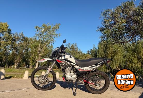 Motos - Motomel Skua silver 2023 Nafta 9500Km - En Venta