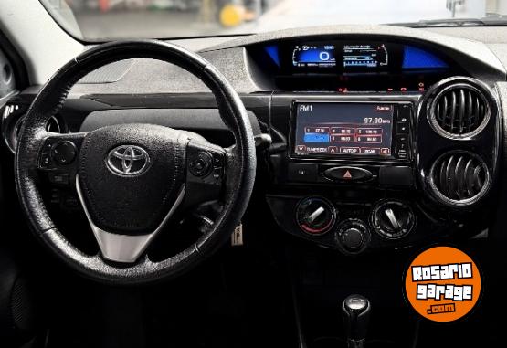Autos - Toyota Etios XLS 2018 Nafta 80000Km - En Venta