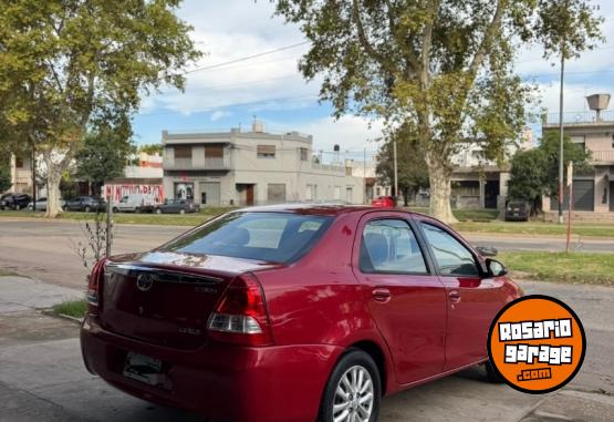 Autos - Toyota Etios 2015 GNC 150000Km - En Venta