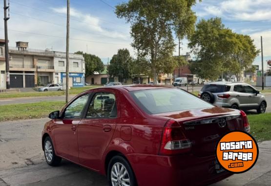 Autos - Toyota Etios 2015 GNC 150000Km - En Venta