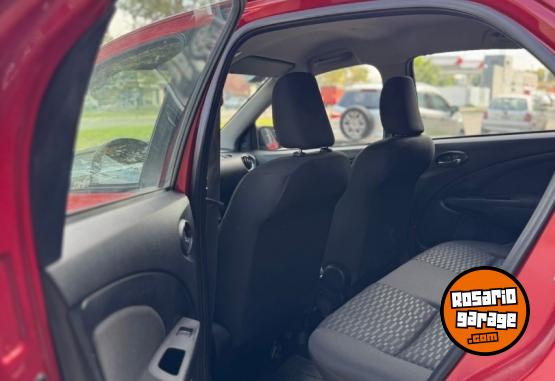 Autos - Toyota Etios 2015 GNC 150000Km - En Venta