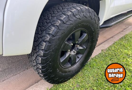 Camionetas - Toyota Hilux 2015 Diesel 270000Km - En Venta