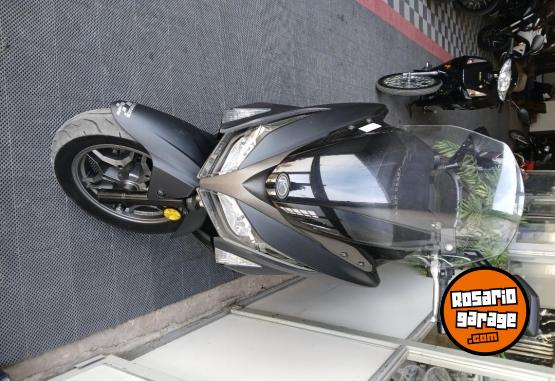 Motos - Kymco Xtwon 250 2024 Nafta 3480Km - En Venta