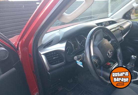 Camionetas - Toyota Hilux DC SR 2.4 2022 Diesel 55000Km - En Venta