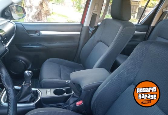 Camionetas - Toyota Hilux DC SR 2.4 2022 Diesel 55000Km - En Venta