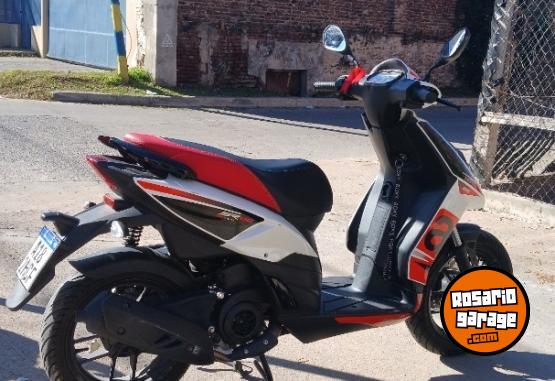 Motos - Aprilia SR 160 2024 Nafta 3800Km - En Venta