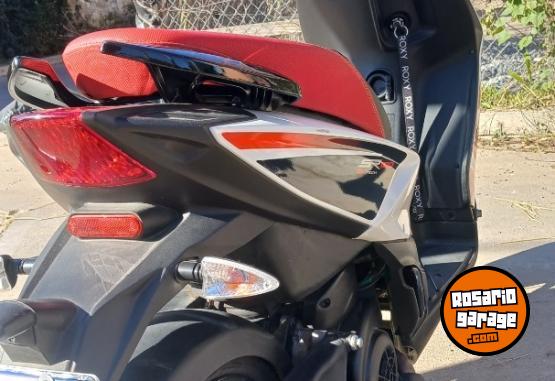 Motos - Aprilia SR 160 2024 Nafta 3800Km - En Venta