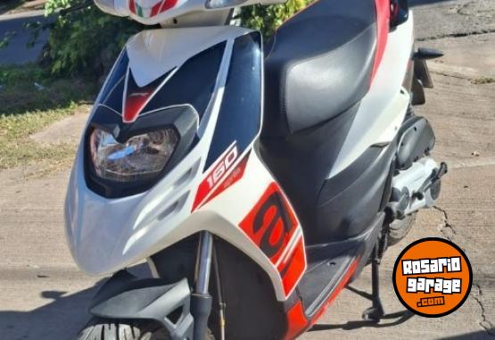 Motos - Aprilia SR 160 2024 Nafta 3800Km - En Venta