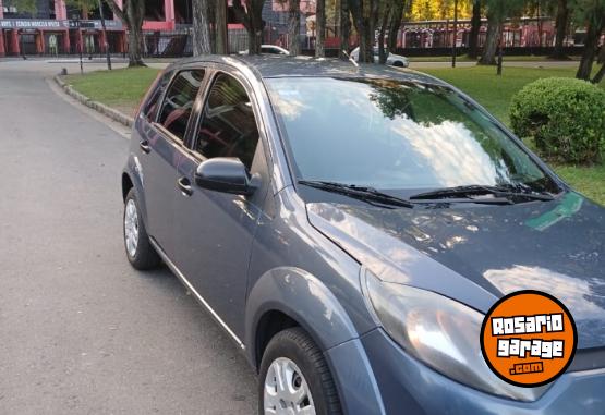 Autos - Ford Fiesta ambiente línea plu 2010 Nafta 150000Km - En Venta
