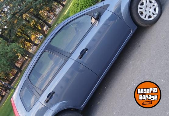 Autos - Ford Fiesta ambiente línea plu 2010 Nafta 150000Km - En Venta