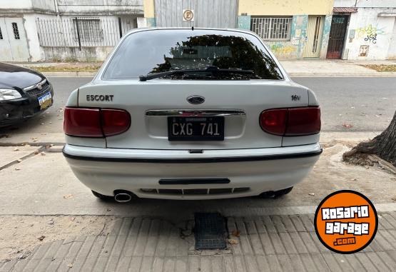 Autos - Ford Escort 1999 Nafta 141000Km - En Venta