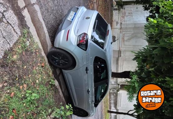 Autos - Volkswagen Polo Track 2024 Nafta 36000Km - En Venta