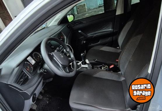 Autos - Volkswagen Polo Track 2024 Nafta 36000Km - En Venta