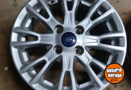 Accesorios para Autos - Llantas 15 Ford Ecosport Muy buenas. $460.000 las 4. NO BAJO PRECIO - En Venta