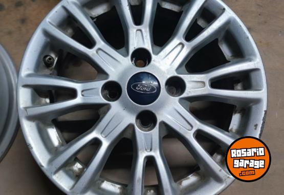 Accesorios para Autos - Llantas 15 Ford Ecosport Muy buenas. $460.000 las 4. NO BAJO PRECIO - En Venta