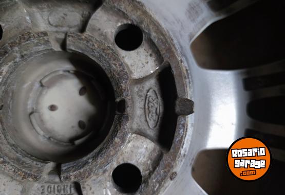 Accesorios para Autos - Llantas 15 Ford Ecosport Muy buenas. $460.000 las 4. NO BAJO PRECIO - En Venta