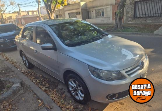 Autos - Volkswagen Voyage Highline 2012 Nafta 216000Km - En Venta