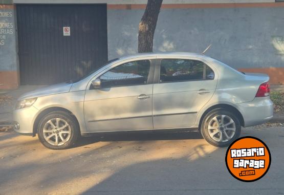 Autos - Volkswagen Voyage Highline 2012 Nafta 216000Km - En Venta