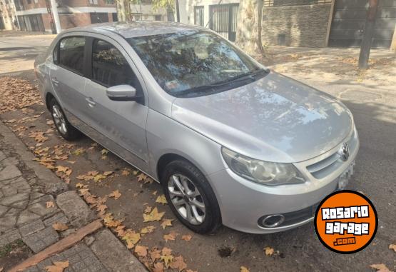 Autos - Volkswagen Voyage Highline 2012 Nafta 220000Km - En Venta