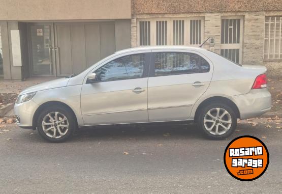 Autos - Volkswagen Voyage Highline 2012 Nafta 220000Km - En Venta