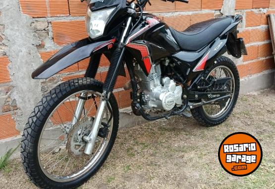 Motos - Corven Triax 250 2016 Nafta 14000Km - En Venta