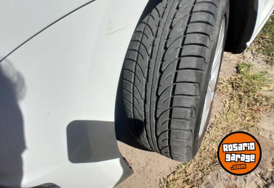 Autos - Volkswagen Golf 2017 Nafta 97000Km - En Venta