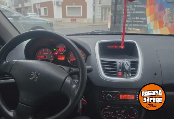 Autos - Peugeot 207 compact 2011 Nafta 83000Km - En Venta