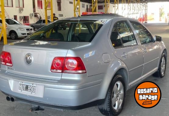 Autos - Volkswagen Bora 2009 Nafta 207000Km - En Venta