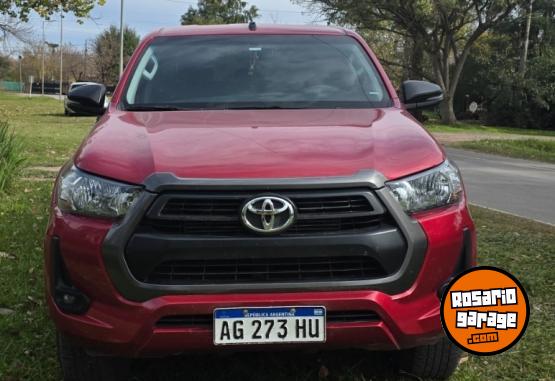 Camionetas - Toyota Hilux SR 2023 Diesel 65000Km - En Venta