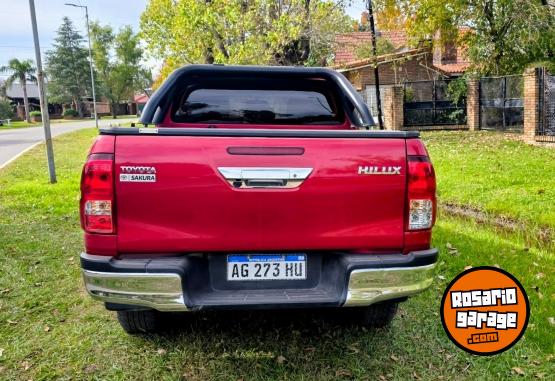Camionetas - Toyota Hilux SR 2023 Diesel 65000Km - En Venta